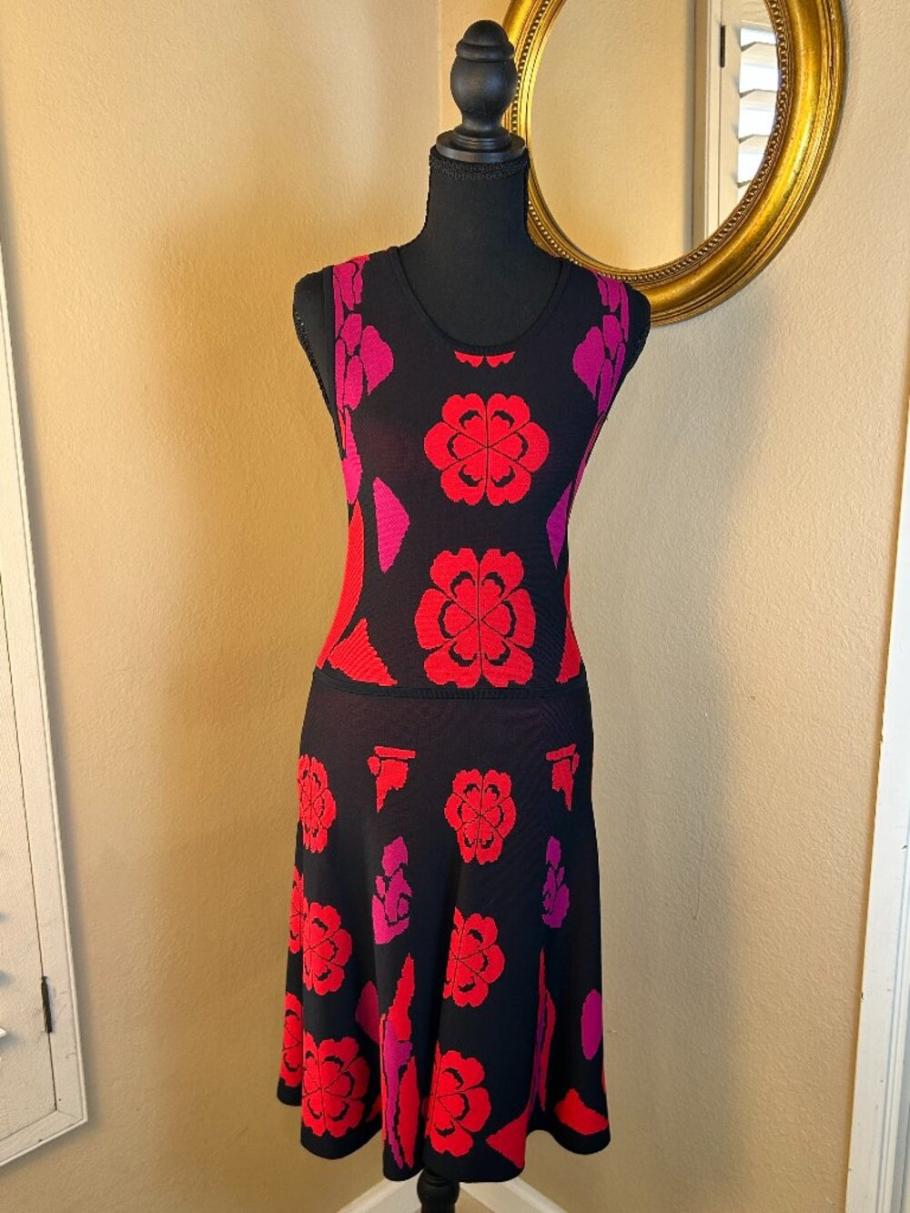 Eva Mendes - Vibrant Black and Floral New York and Company Dress